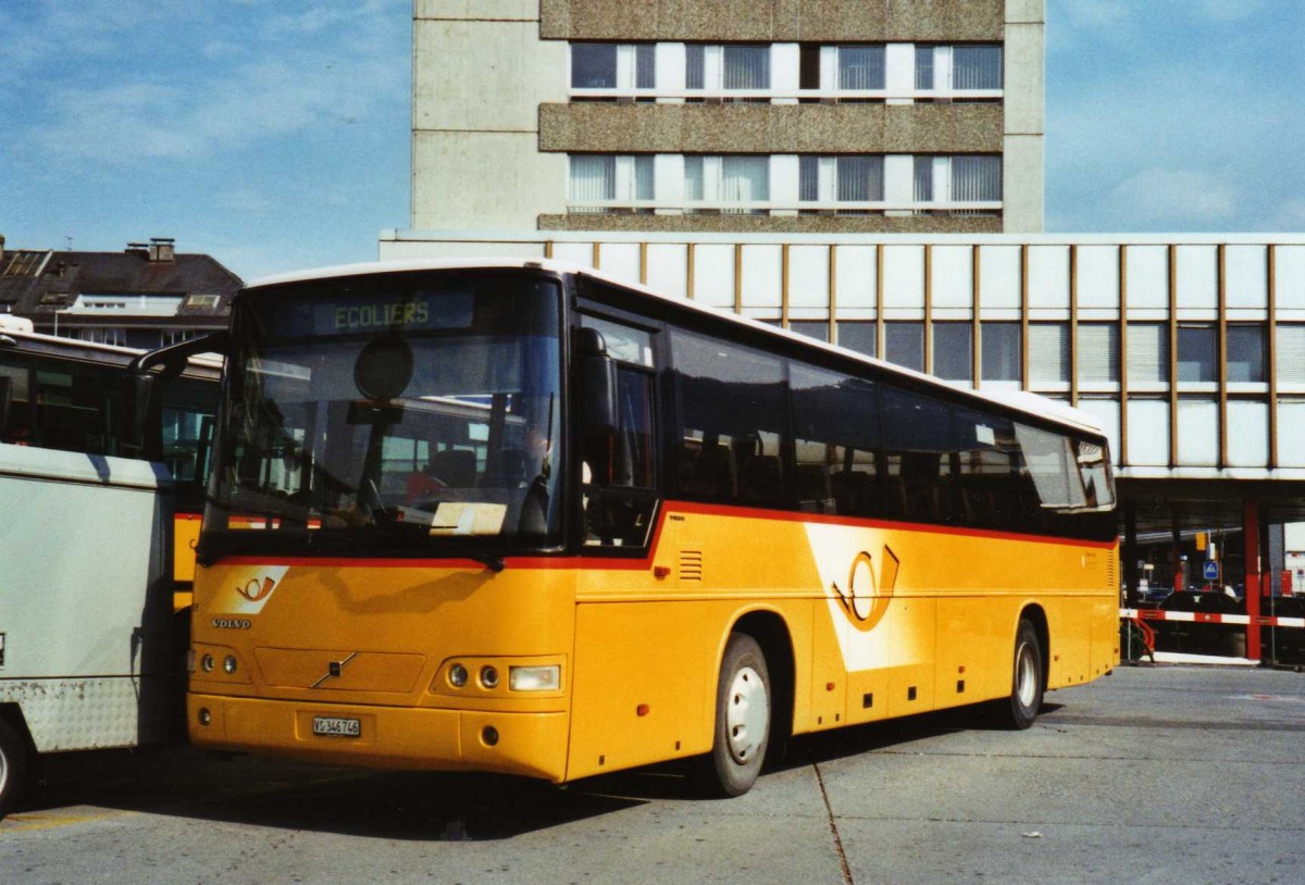 (124'712) - Buchard, Leytron - Nr. 259/VS 346'746 - Volvo (ex CarPostal Ouest; ex P 25'635) am 9. M�rz 2010 beim Bahnhof Sion