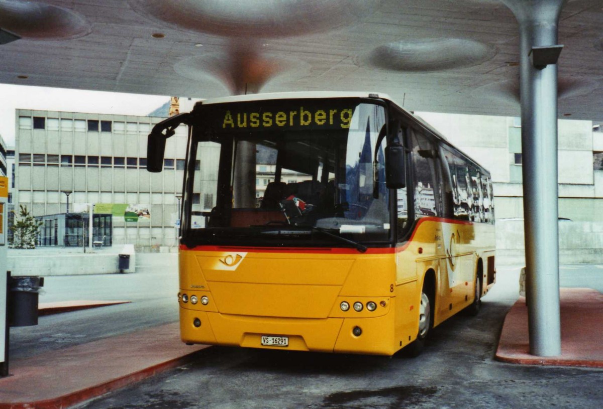 (124'725) - BUS-trans, Visp - Nr. 8/VS 16'291 - Volvo (ex Bumann, Ausserberg Nr. 8) am 9. M�rz 2010 beim Bahnhof Visp