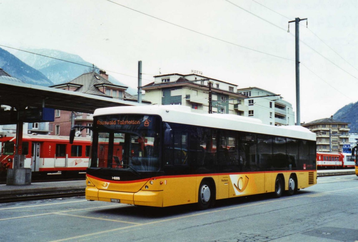 (124'726) - PostAuto Wallis - VS 241'983 - Scania/Hess am 9. M�rz 2010 beim Bahnhof Brig