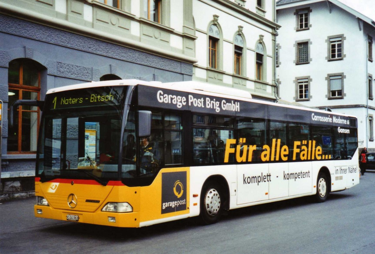 (124'732) - PostAuto Wallis - VS 241'963 - Mercedes am 9. M�rz 2010 beim Bahnhof Brig