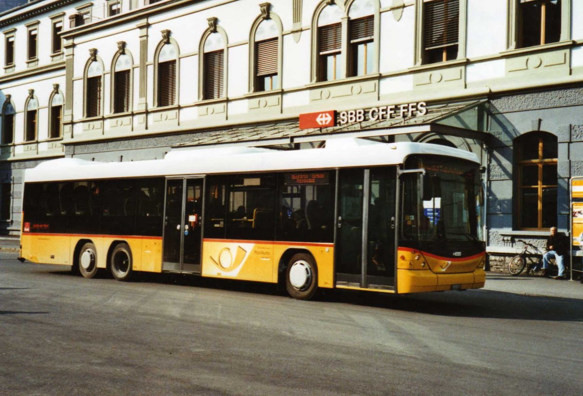 (124'834) - PostAuto Wallis - VS 241'983 - Scania/Hess am 12. M�rz 2010 beim Bahnhof Brig