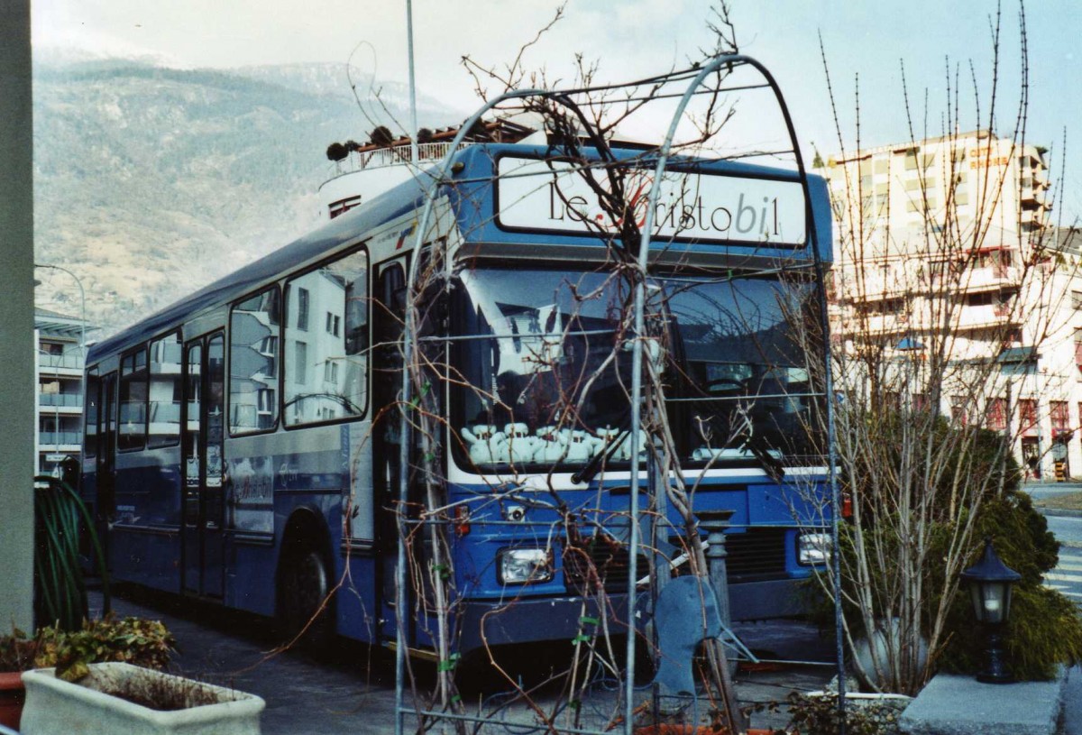 (124'904) - Le Bistrobil, Visp - Nr. 37 - Volvo/Hess (ex VBRF Regensdorf Nr. 37) am 12. M�rz 2010 in Visp