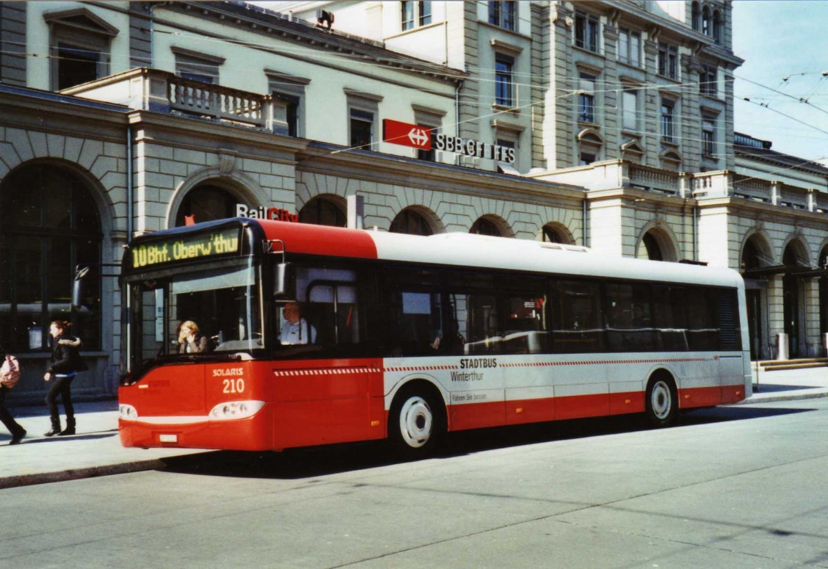 (125'033) - SW Winterthur - Nr. 210/ZH 730'210 - Solaris am 17. M�rz 2010 beim Hauptbahnhof Winterthur