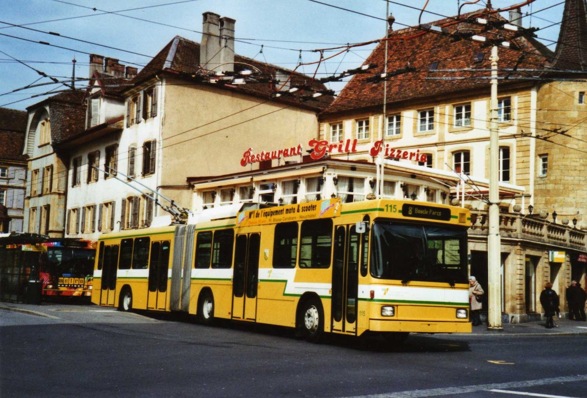 (125'214) - TN Neuch�tel - Nr. 115 - NAW/Hess Gelenktrolleybus am 22. M�rz 2010 in Neuch�tel, Place Pury