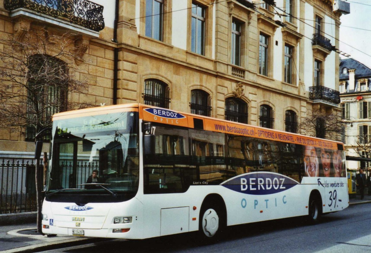 (125'221) - TN Neuch�tel - Nr. 207/NE 114'207 - MAN am 22. M�rz 2010 in Neuch�tel, Place Pury