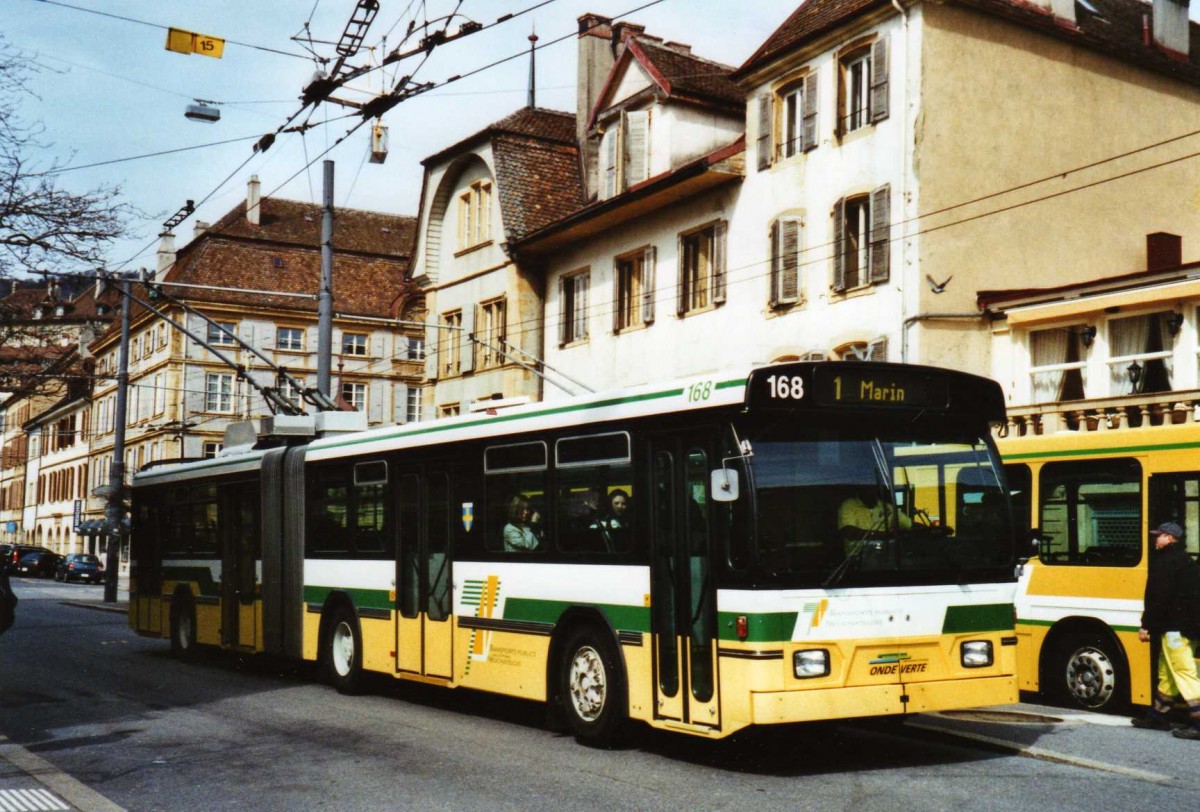 (125'225) - TN Neuch�tel - Nr. 168 - FBW/Hess Gelenktrolleybus am 22. M�rz 2010 in Neuch�tel, Place Pury
