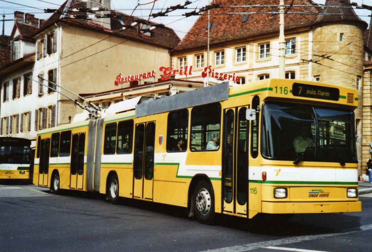 (125'233) - TN Neuch�tel - Nr. 116 - NAW/Hess Gelenktrolleybus am 22. M�rz 2010 in Neuch�tel, Place Pury