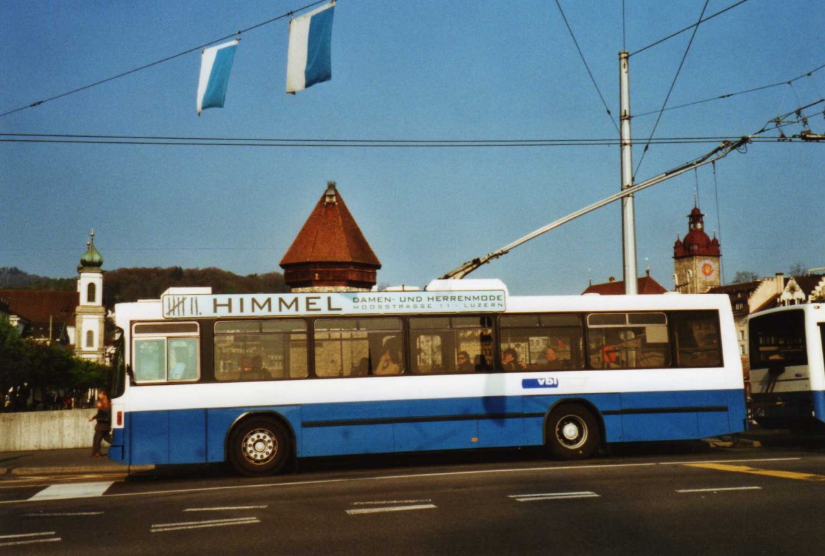 (125'610) - VBL Luzern - Nr. 273 - NAW/R&J-Hess Trolleybus am 24. April 2010 in Luzern, Bahnhofbr�cke