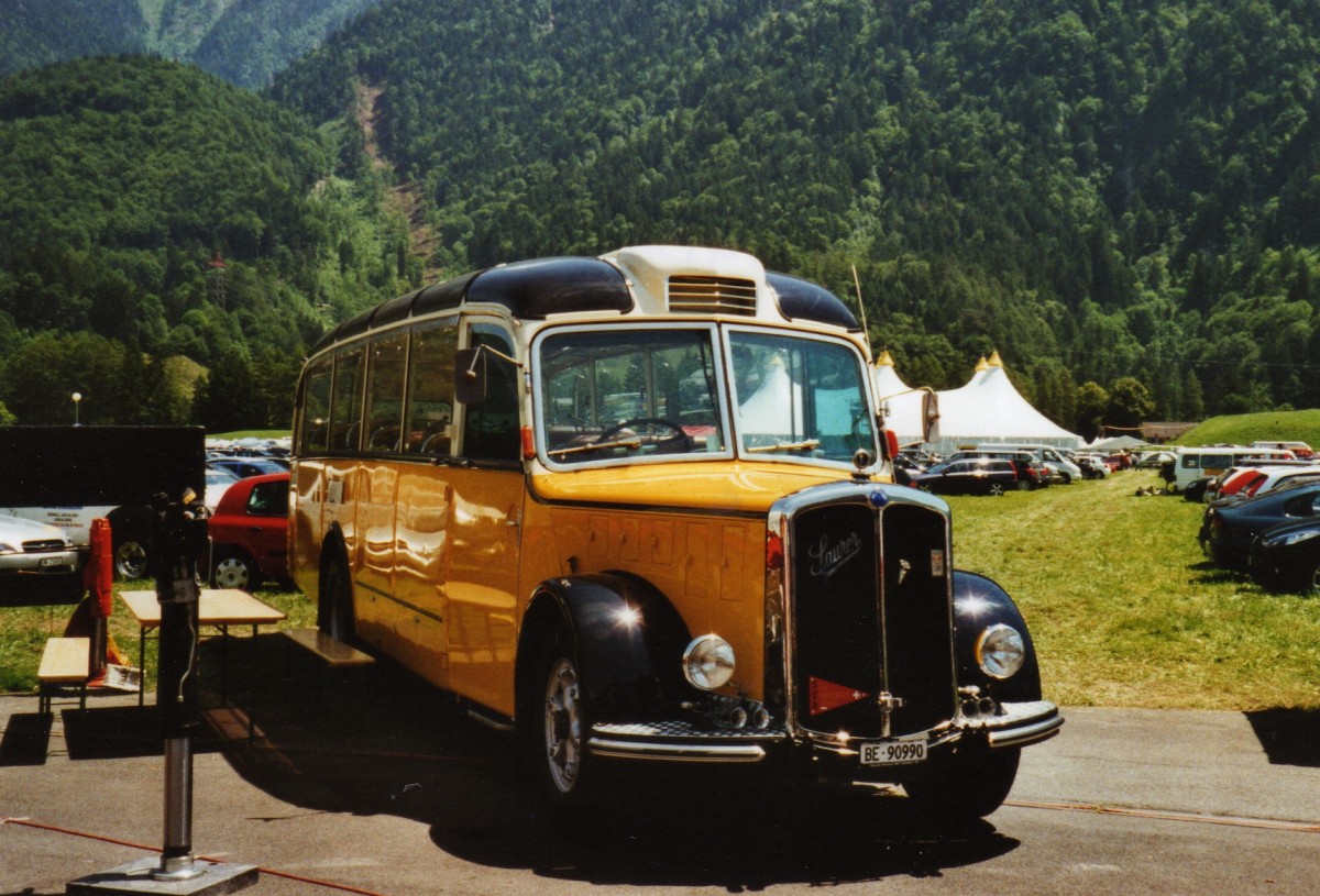 (127'115) - Ritter, Sch�pbach - BE 90'990 - Saurer/Gangloff (ex Linder, Einigen; ex P 23'146; ex P 2215) am 26. Juni 2010 in Interlaken, Flugplatz