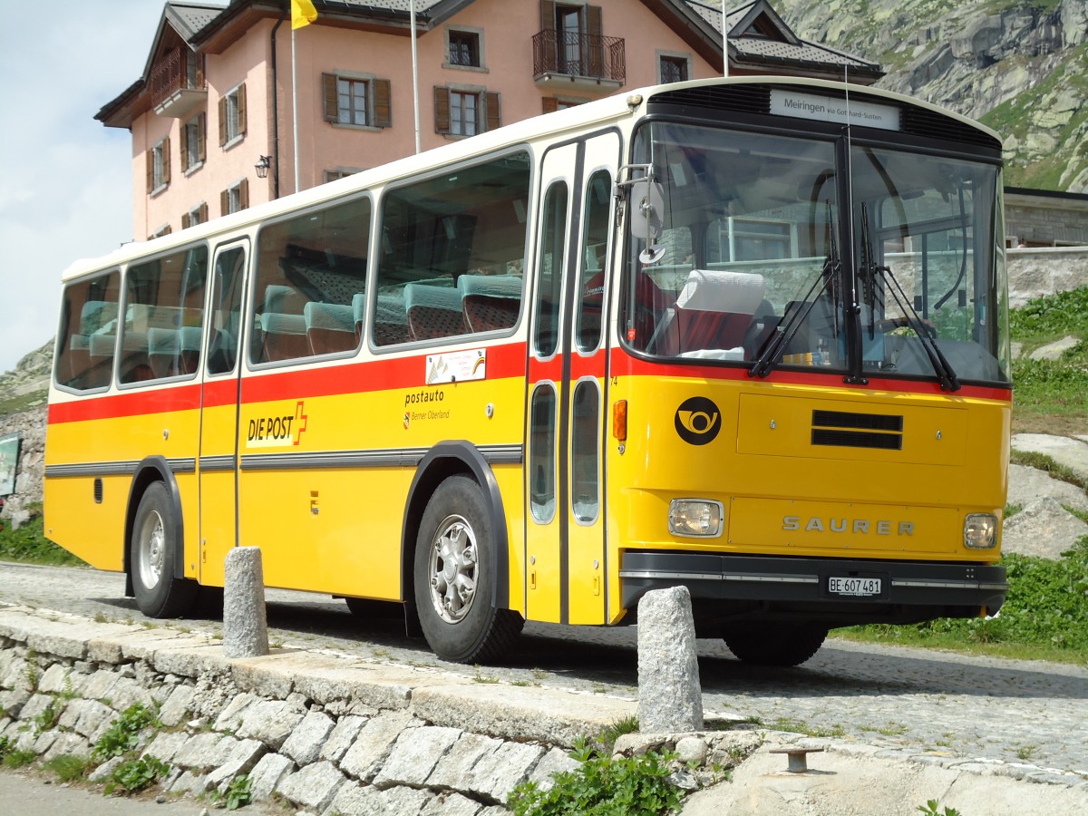 (127'587) - AVG Meiringen - Nr. 74/BE 607'481 - Saurer/R&J (ex P 24'357) am 4. Juli 2010 in Gotthard, Passh�he