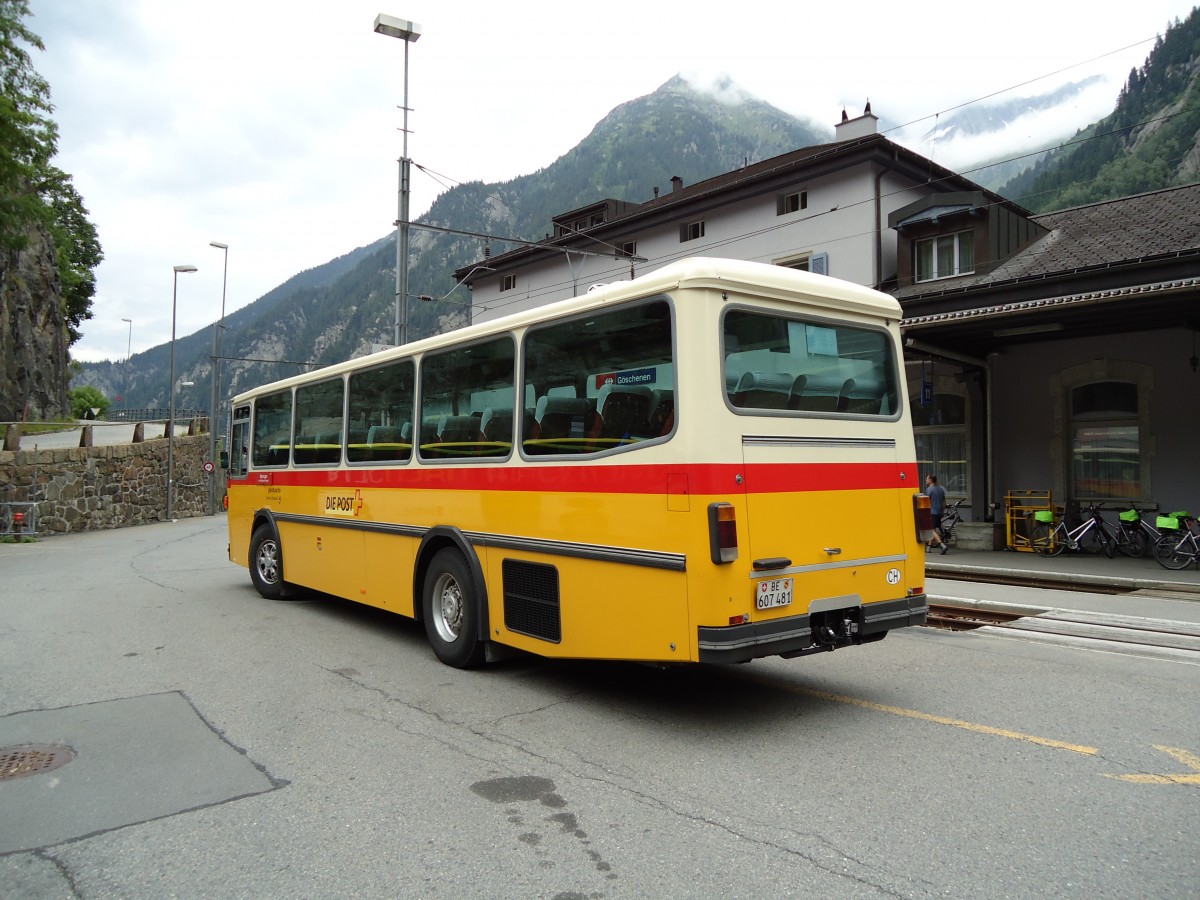 (127'609) - AVG Meiringen - Nr. 74/BE 607'481 - Saurer/R&J (ex P 24'357) am 4. Juli 2010 beim Bahnhof G�schenen