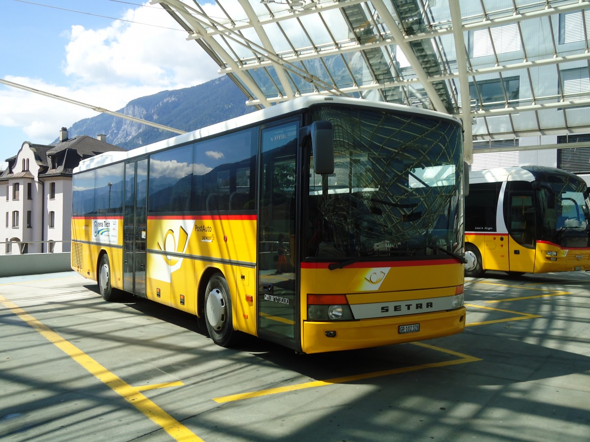 (128'265) - PostAuto Graub�nden - GR 102'328 - Setra am 7. August 2010 in Chur, Postautostation