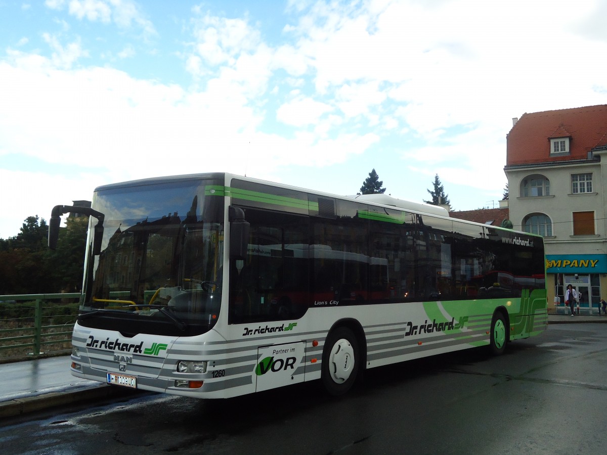 (128'368) - Dr. Richard - Nr. 1260/W 1009 LO - MAN am 9. August 2010 in Wien-Hietzing, Kennedybr�cke