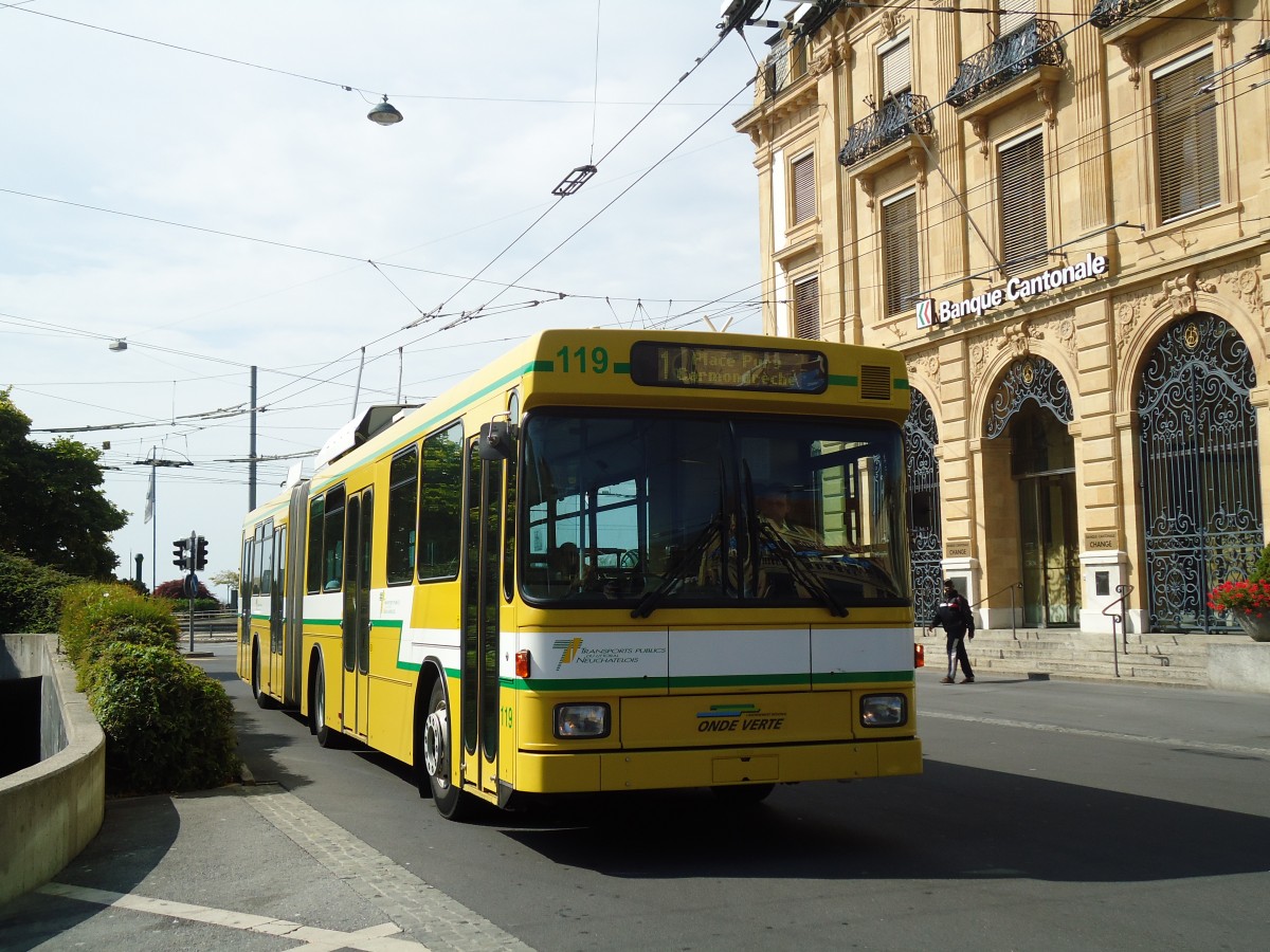 (129'552) - TN Neuch�tel - Nr. 119 - NAW/Hess Gelenktrolleybus am 6. September 2010 in Neuch�tel, Place Pury