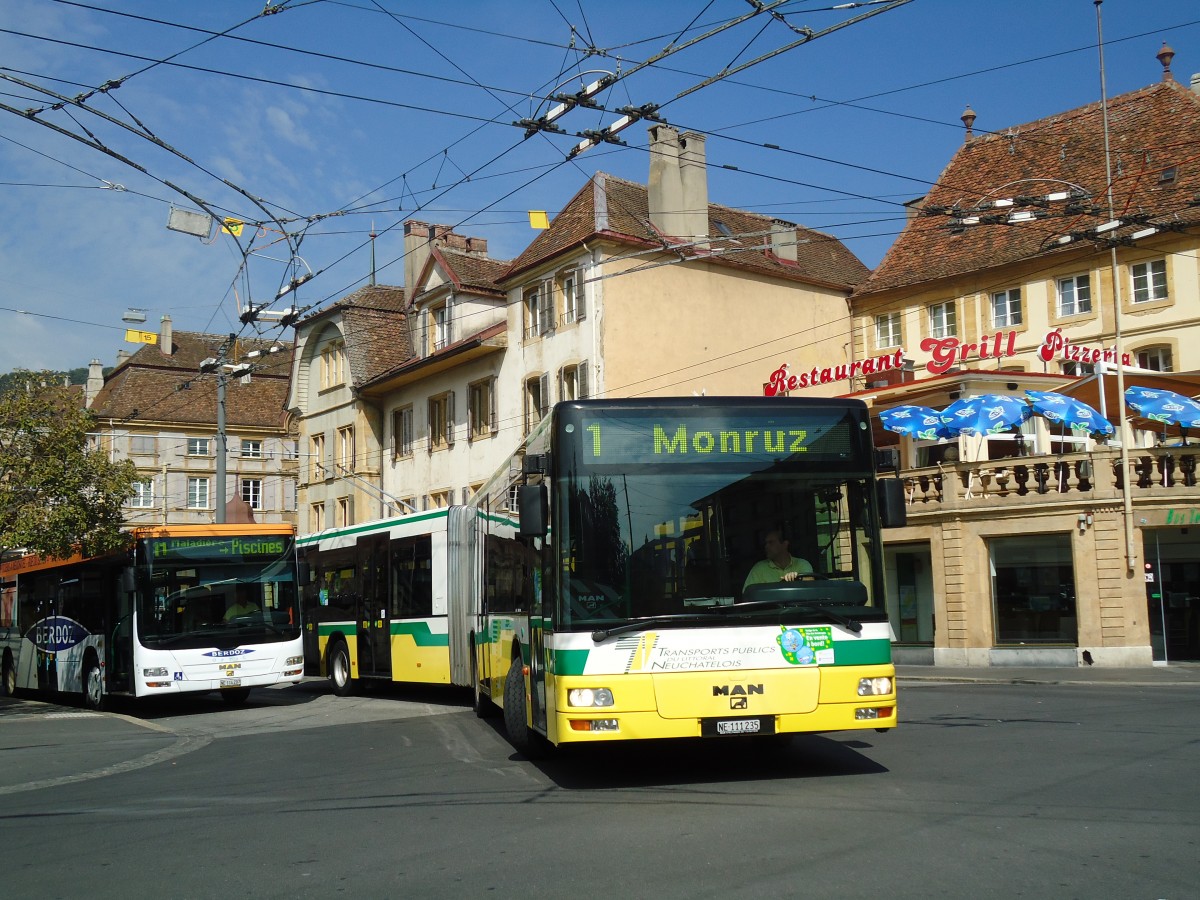 (129'555) - TN Neuch�tel - Nr. 235/NE 111'235 - MAN am 6. September 2010 in Neuch�tel, Place Pury