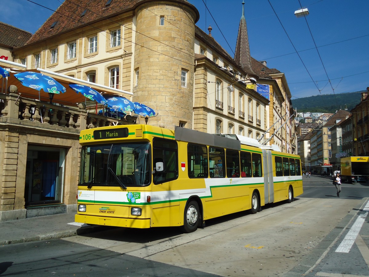 (129'558) - TN Neuch�tel - Nr. 106 - NAW/Hess Gelenktrolleybus am 6. September 2010 in Neuch�tel, Place Pury