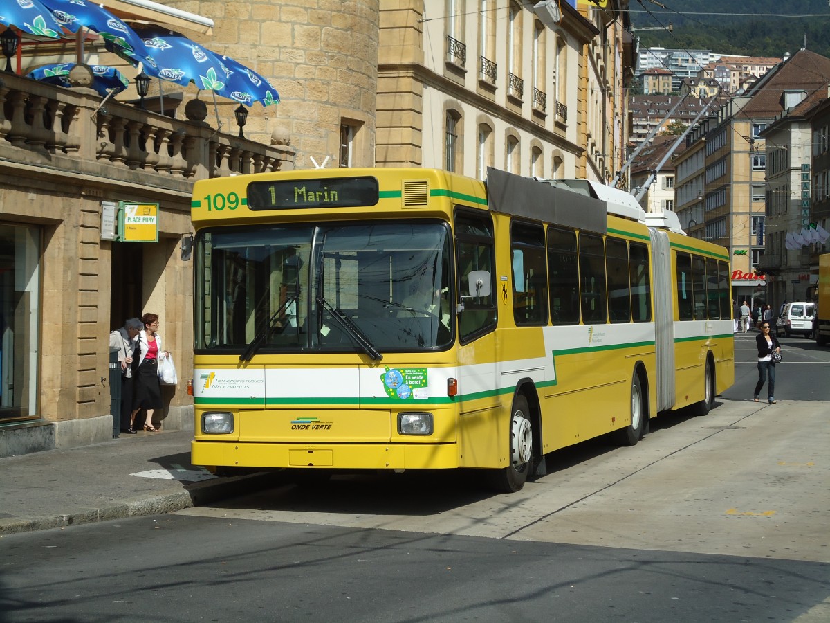 (129'559) - TN Neuch�tel - Nr. 109 - NAW/Hess Gelenktrolleybus am 6. September 2010 in Neuch�tel, Place Pury