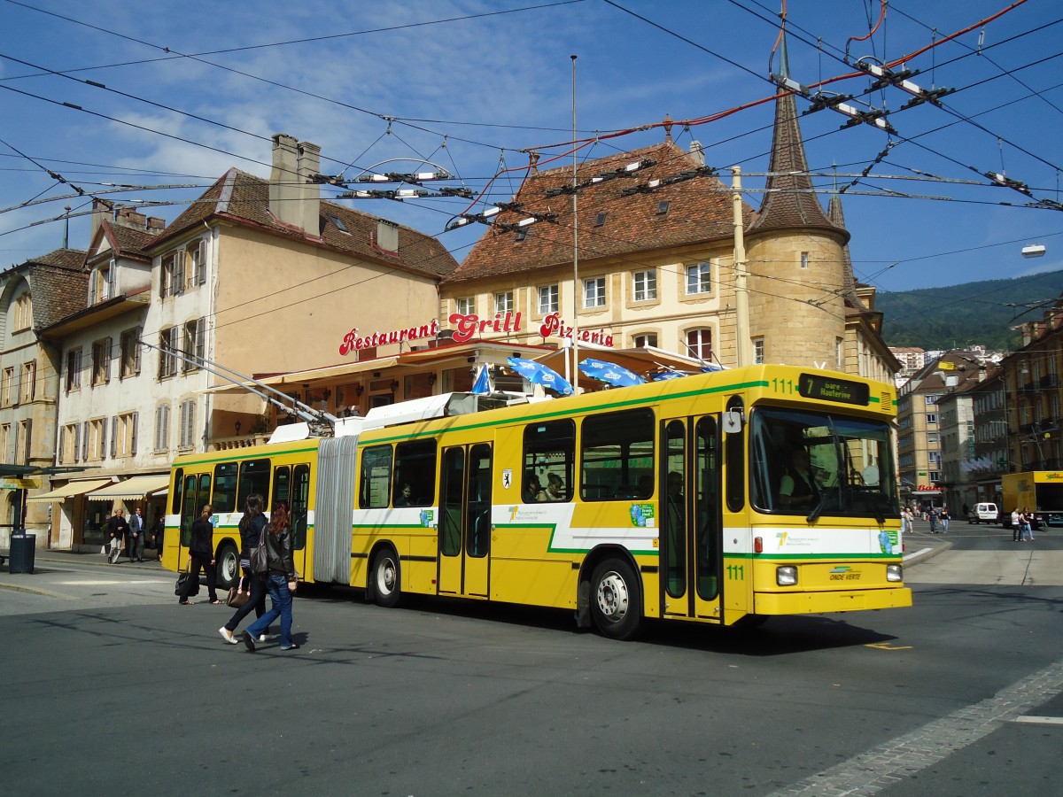 (129'564) - TN Neuch�tel - Nr. 111 - NAW/Hess Gelenktrolleybus am 6. September 2010 in Neuch�tel, Place Pury