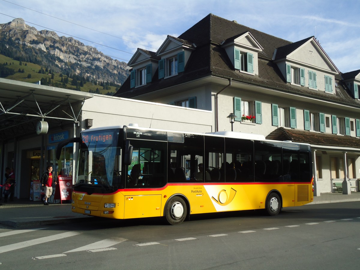(130'115) - PostAuto Bern - BE 653'383 - MAN/G�ppel am 2. Oktober 2010 beim Bahnhof Frutigen