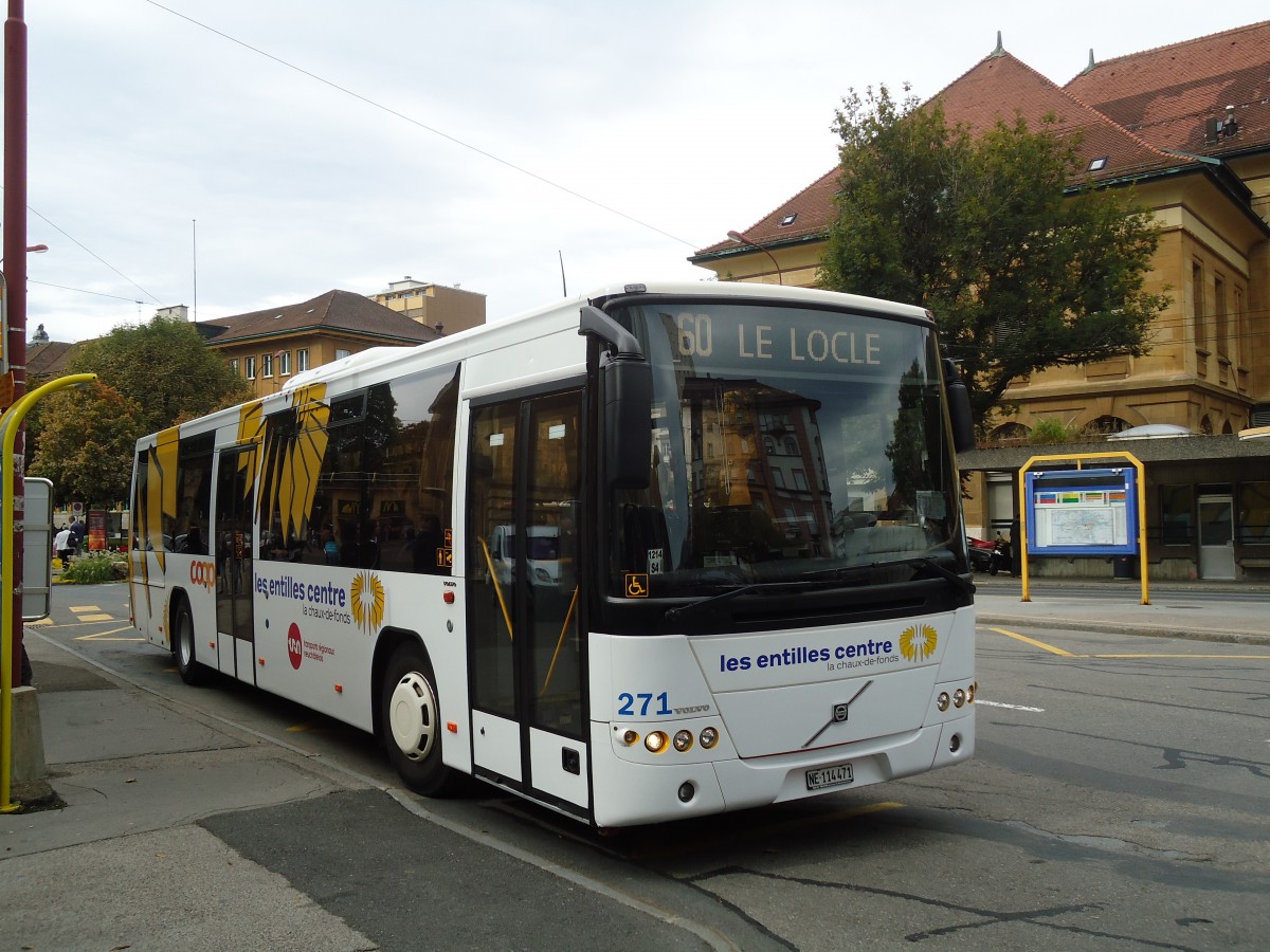 (130'172) - VR La Chaux-de-Fonds - Nr. 271/NE 114'471 - Volvo am 4. Oktober 2010 beim Bahnhof La Chaux-de-Fonds