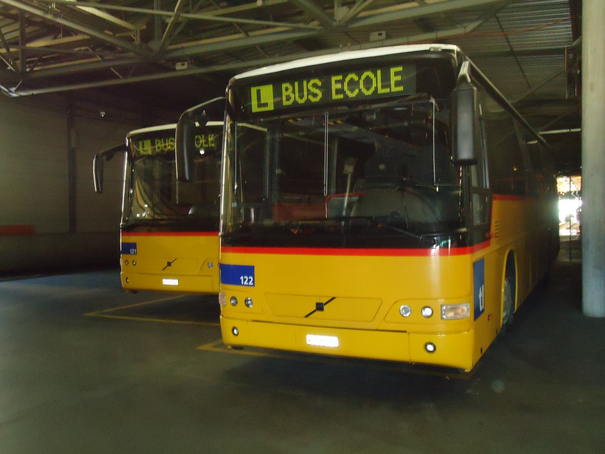 (130'890) - TL Lausanne - Nr. 122/VD 561'162 - Volvo (ex CarPostal Ouest; ex P 25'147) am 13. November 2010 in Lausanne, D�p�t Pr�laz