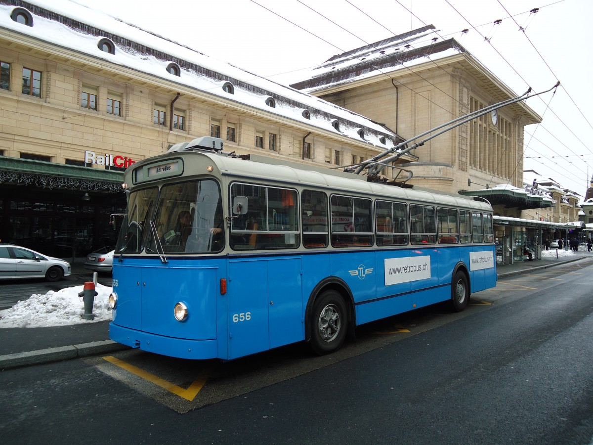 (131'248) - TL Lausanne (R�trobus) - Nr. 656 - FBW/Eggli Trolleybus am 5. Dezember 2010 beim Bahnhof Lausanne