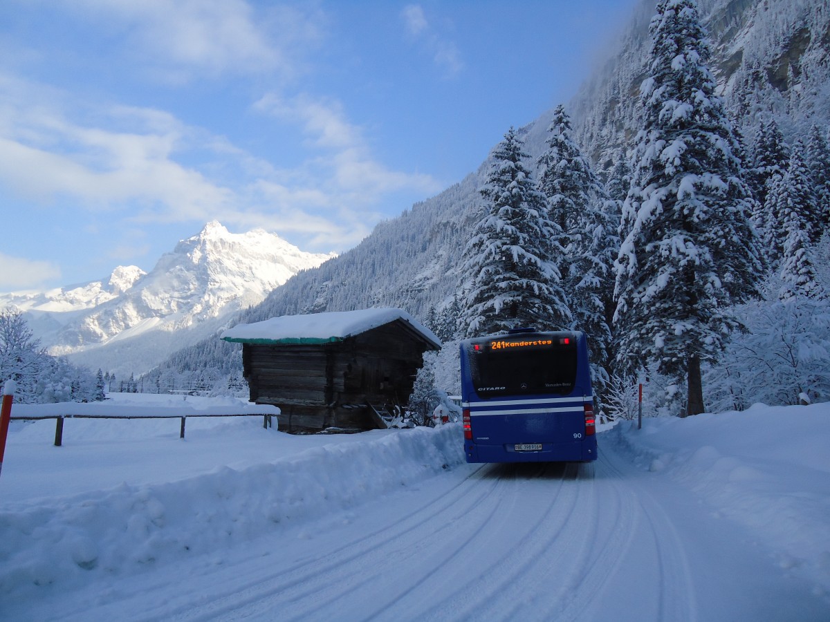 (131'674) - AFA Adelboden - Nr. 90/BE 398'916 - Mercedes am 26. Dezember 2010 in Kandersteg, Talstation Sunnb�el