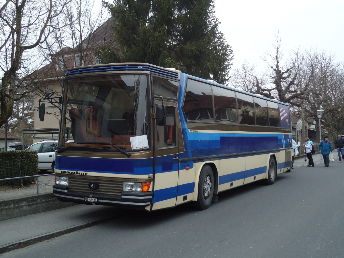 (132'674) - Kander-Reisen, Frutigen - Nr. 3/BE 66'132 - Dr�gm�ller (ex Tritten, Zweisimmen; ex Fl�ck, Brienz) am 7. M�rz 2011 in Thun-Lerchenfeld, Schulhaus