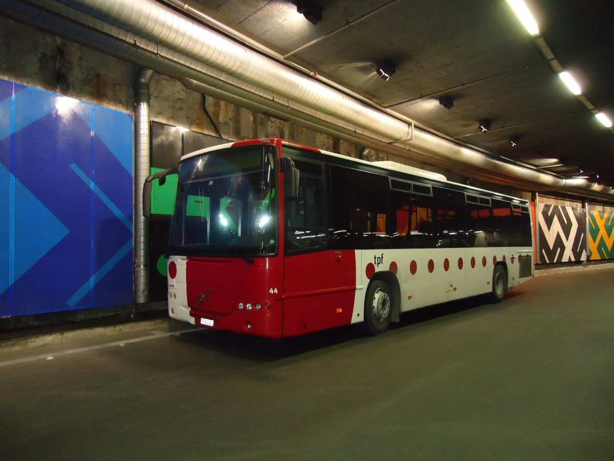 (132'709) - TPF Fribourg - Nr. 44/FR 300'228 - Volvo am 7. M�rz 2011 in Fribourg, Busbahnhof