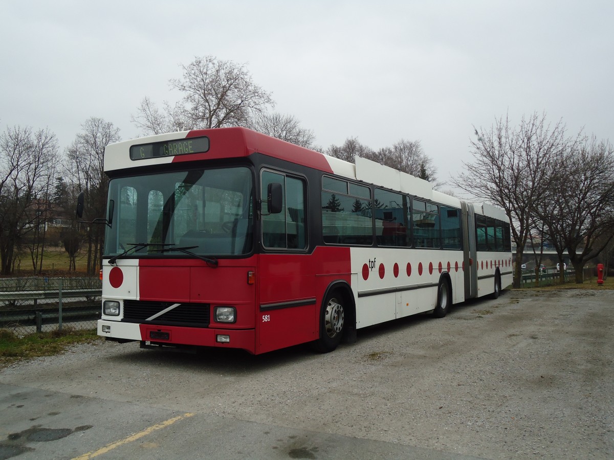 (132'713) - TPF Fribourg - Nr. 581 - Volvo/Hess (ex TF Fribourg Nr. 181) am 7. M�rz 2011 in Fribourg, Garage