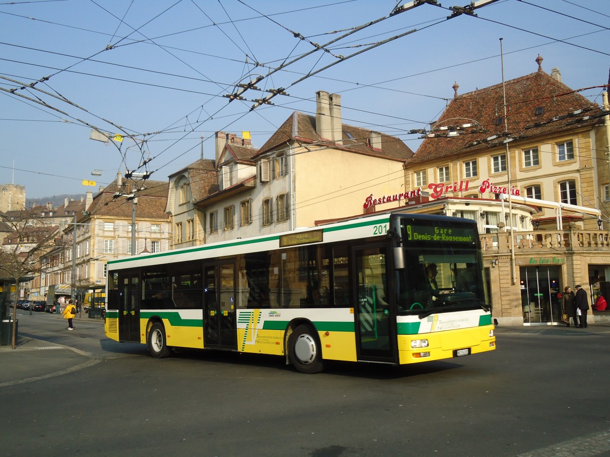 (132'736) - TN Neuch�tel - Nr. 201/NE 114'201 - MAN am 8. M�rz 2011 in Neuch�tel, Place Pury