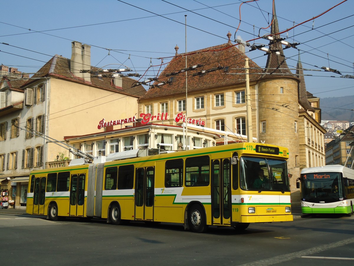 (132'745) - TN Neuch�tel - Nr. 119 - NAW/Hess Gelenktrolleybus am 8. M�rz 2011 in Neuch�tel, Place Pury