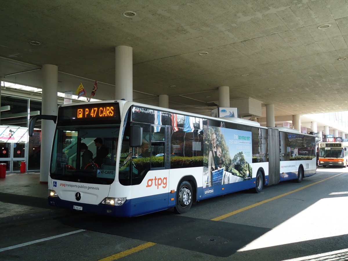 (132'829) - TPG Gen�ve - Nr. 114/GE 960'497 - Mercedes am 10. M�rz 2011 in Gen�ve, Palexpo