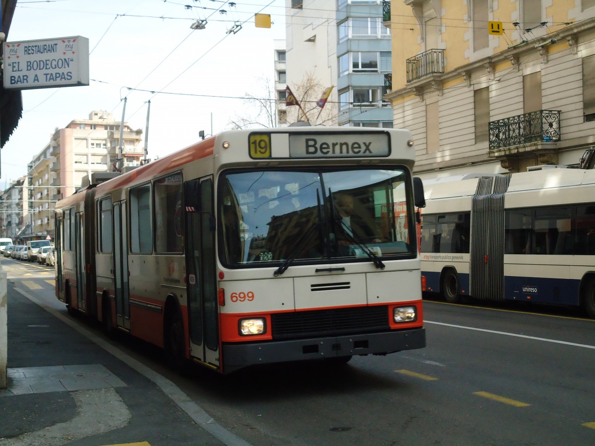 (132'868) - TPG Gen�ve - Nr. 699 - NAW/Hess Gelenktrolleybus am 10. M�rz 2011 in Gen�ve, Jonction