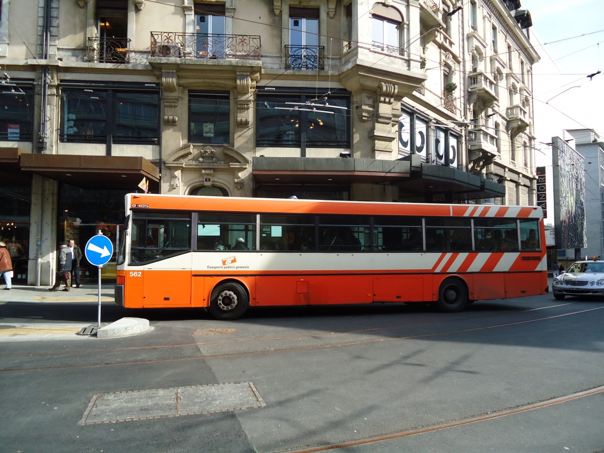 (132'891) - TPG Gen�ve - Nr. 562/GE 96'184 - Mercedes am 10. M�rz 2011 in Gen�ve, Coutance