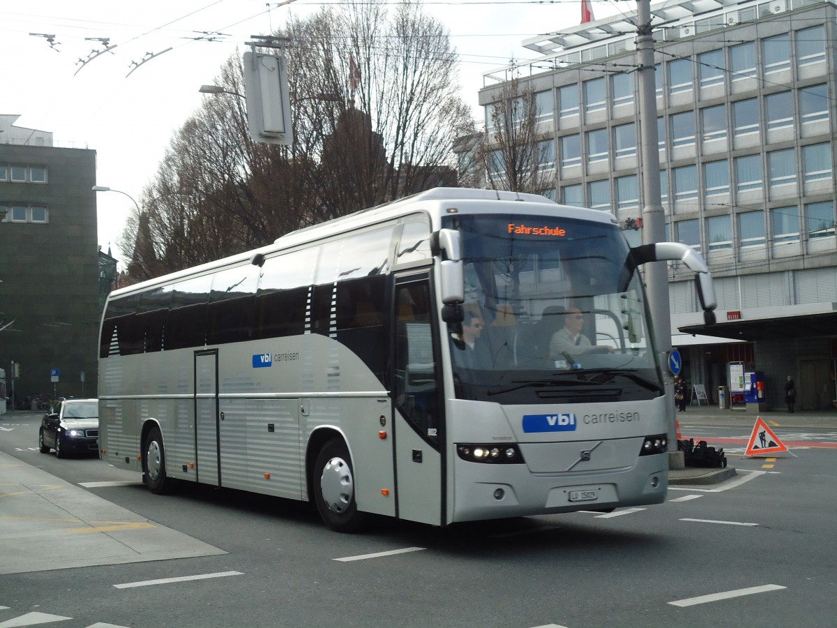 (132'985) - VBL Luzern - Nr. 802/LU 15'029 - Volvo am 11. M�rz 2011 beim Bahnhof Luzern