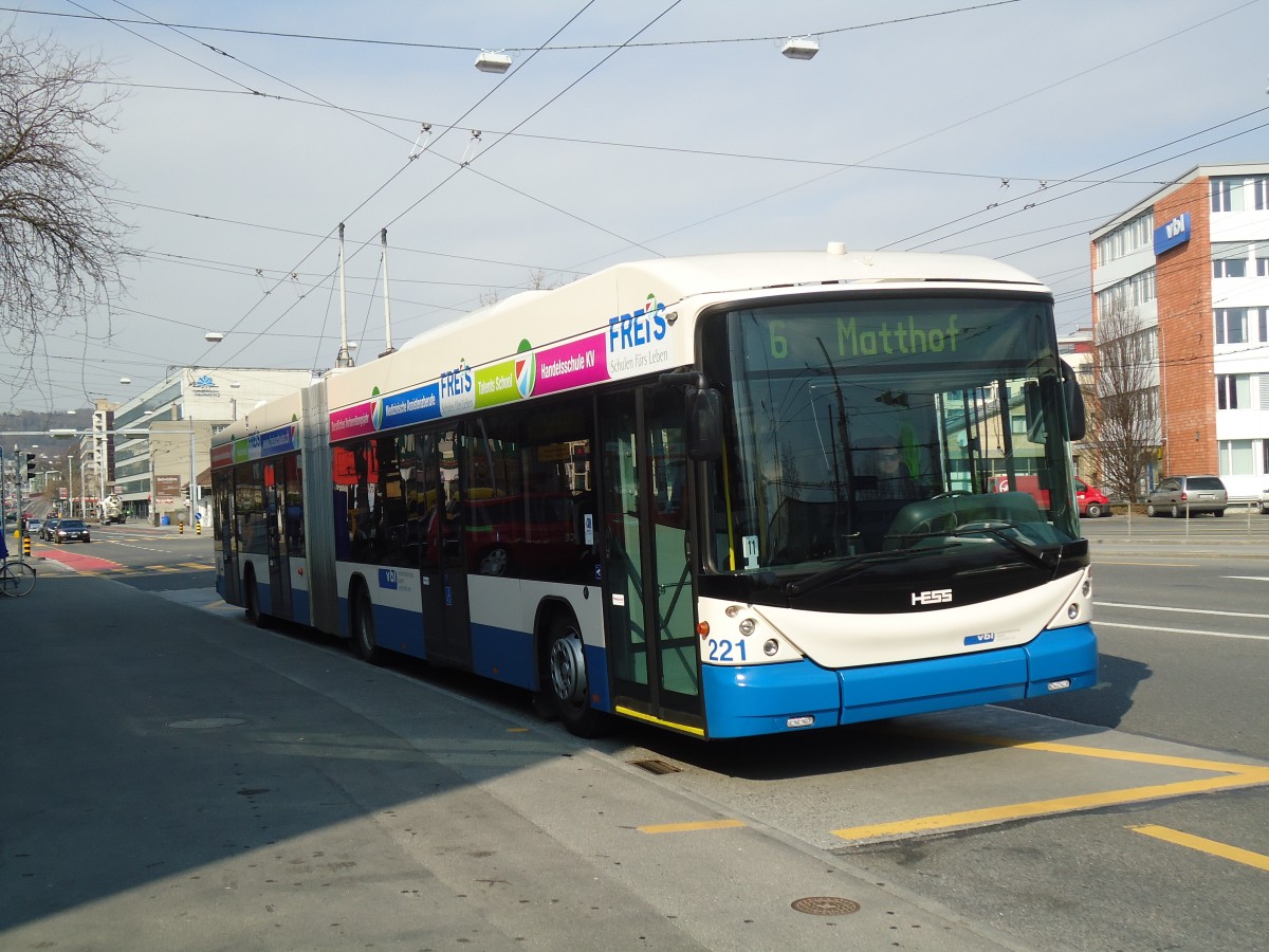 (133'001) - VBL Luzern - Nr. 221 - Hess/Hess Gelenktrolleybus am 11. M�rz 2011 in Luzern, Weinbergli