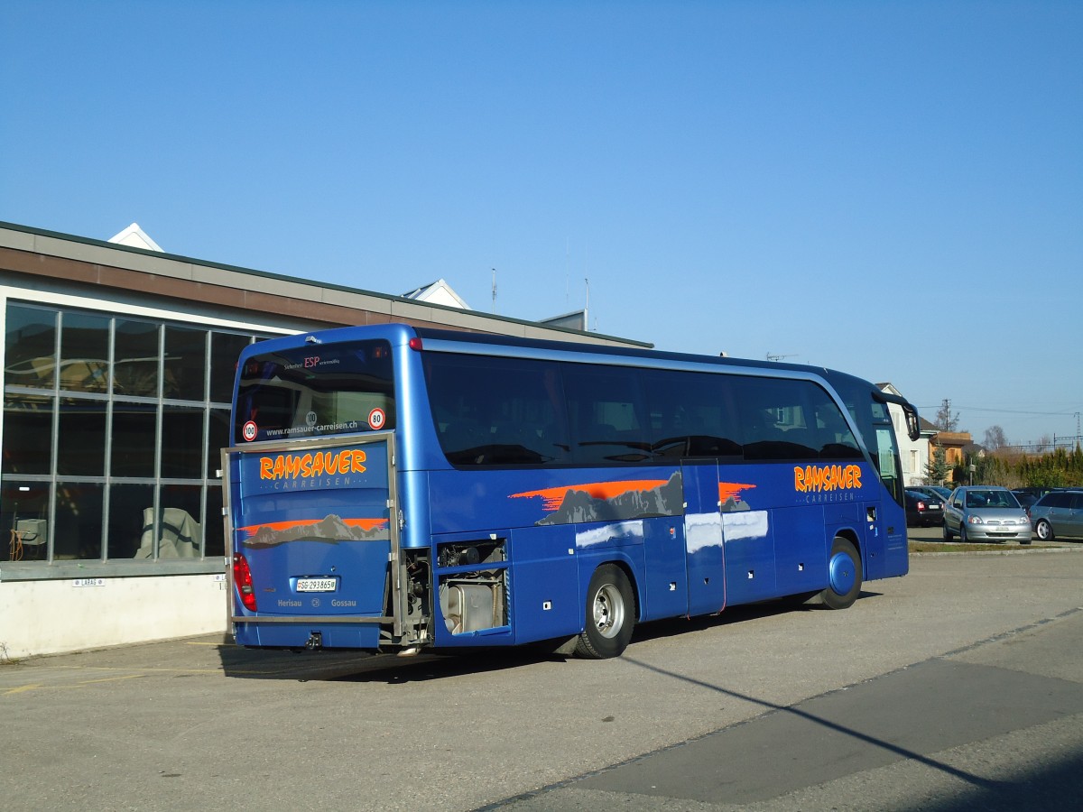 (133'152) - Ramsauer, Herisau - SG 293'865 - Setra am 23. M�rz 2011 in Wil, Larag