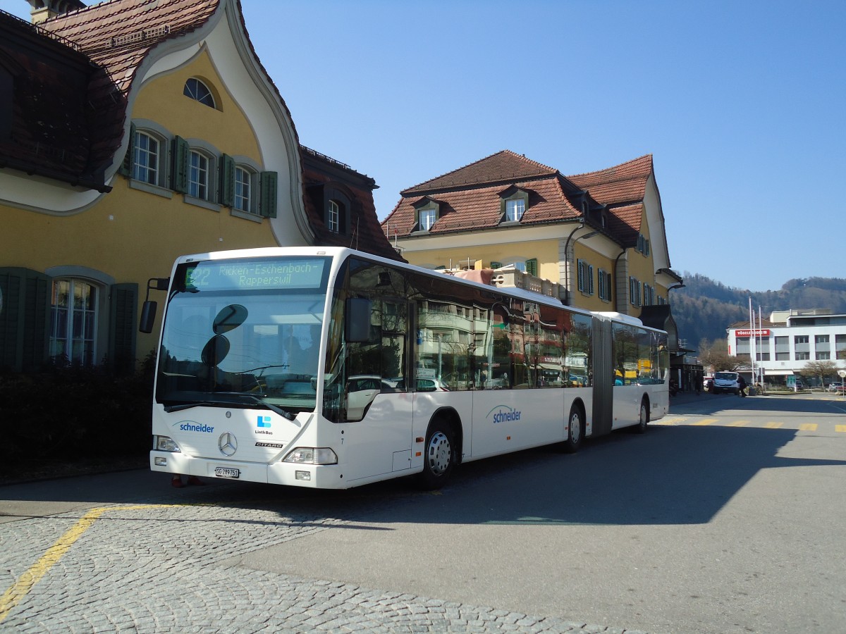 (133'160) - Schneider, Ermenswil - Nr. 7/SG 289'751 - Mercedes am 23. M�rz 2011 beim Bahnhof Wattwil