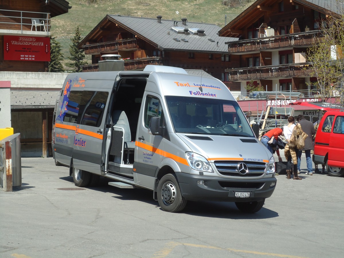 (133'384) - Follonier, Les Haud�res - VS 352'478 - Mercedes am 22. April 2011 in Zermatt, Spiss