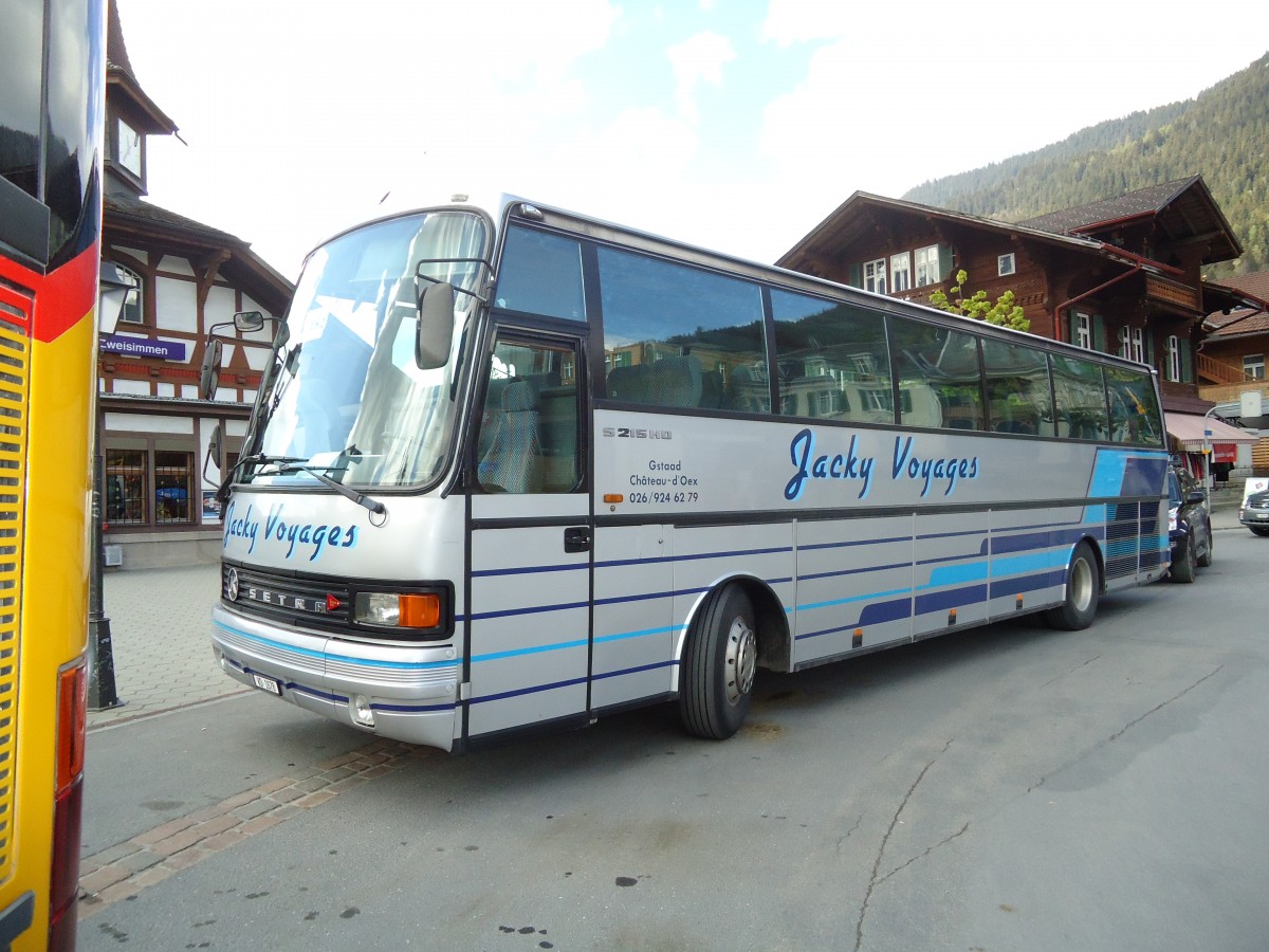 (133'502) - Jacky Voyages, Ch�teau-d'Oex - VD 1078 - Setra am 30. April 2011 beim Bahnhof Zweisimmen 