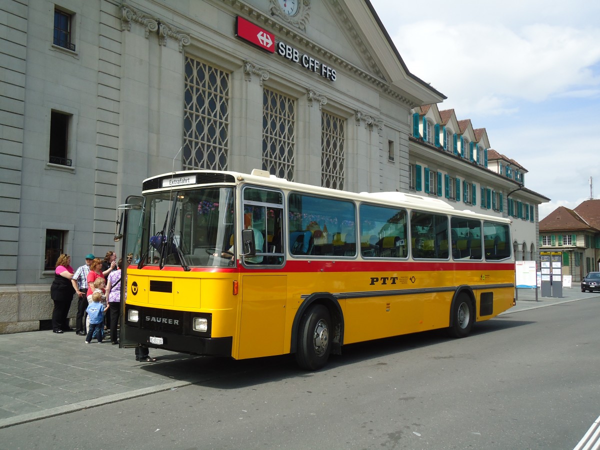 (135'322) - Bernair, M�nsingen - BE 651'182 - Saurer/T�scher (ex Schebath, Lauerz; ex Albin, F�llanden; ex Heim, Flums) am 26. Juli 2011 beim Bahnhof Thun