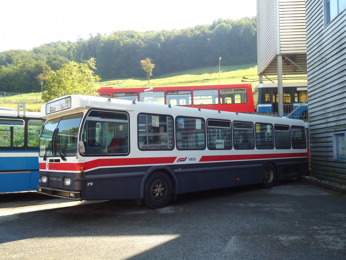 (135'630) - VBSG St. Gallen (R�trobus) - Nr. 219 - Saurer/Hess am 20. August 2011 in Moudon, R�trobus