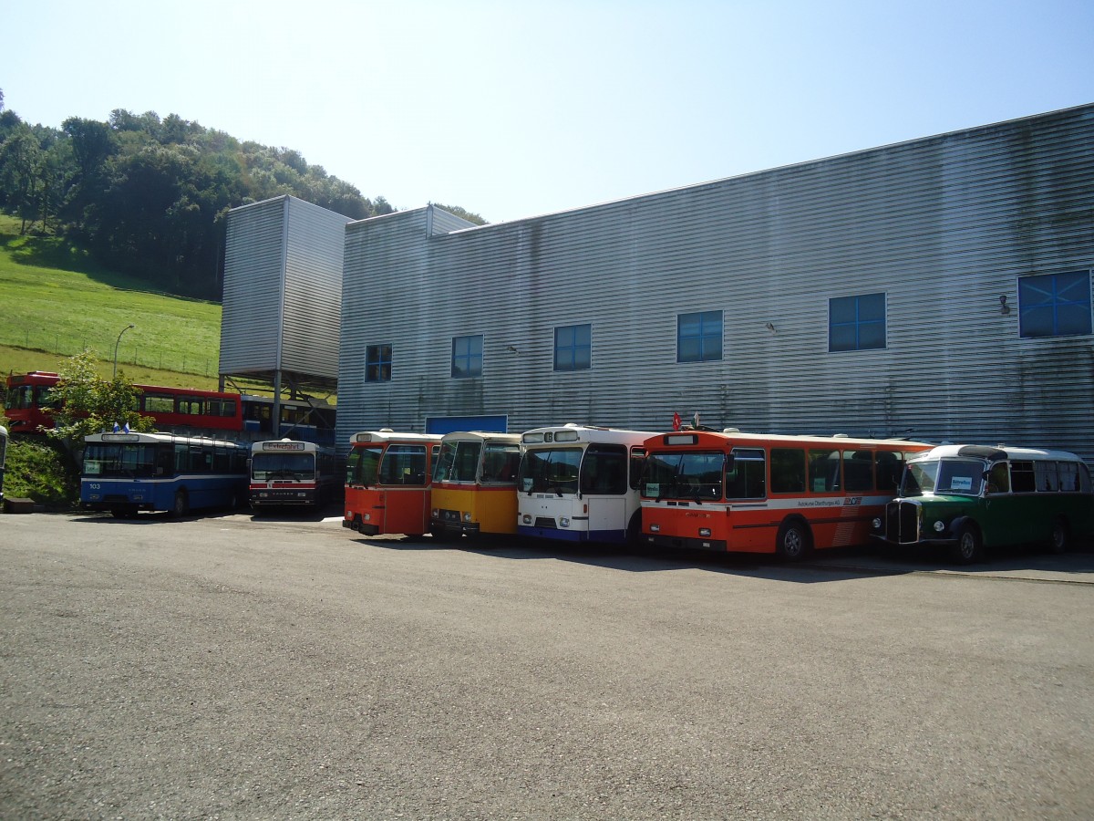 (135'641) - AMSA Chiasso (R�trobus) - Nr. 11 - Saurer/Hess + Perrodin, Le Ch�ble (R�trobus) - Saurer/Lauber + A�roport, Gen�ve (R�trobus) - Nr. A - FBW/Hess-Lauber (ex TPG Gen�ve Nr. 548; ex TPG Gen�ve Nr. 258) + AOT Amriswil (R�trobus) - Nr. 8 - Saurer/T�scher (ex Frommelt, Vaduz) + VR La Chaux-de-Fonds (R�trobus) - Nr. 22 - Saurer am 20. August 2011 in Moudon, R�trobus 