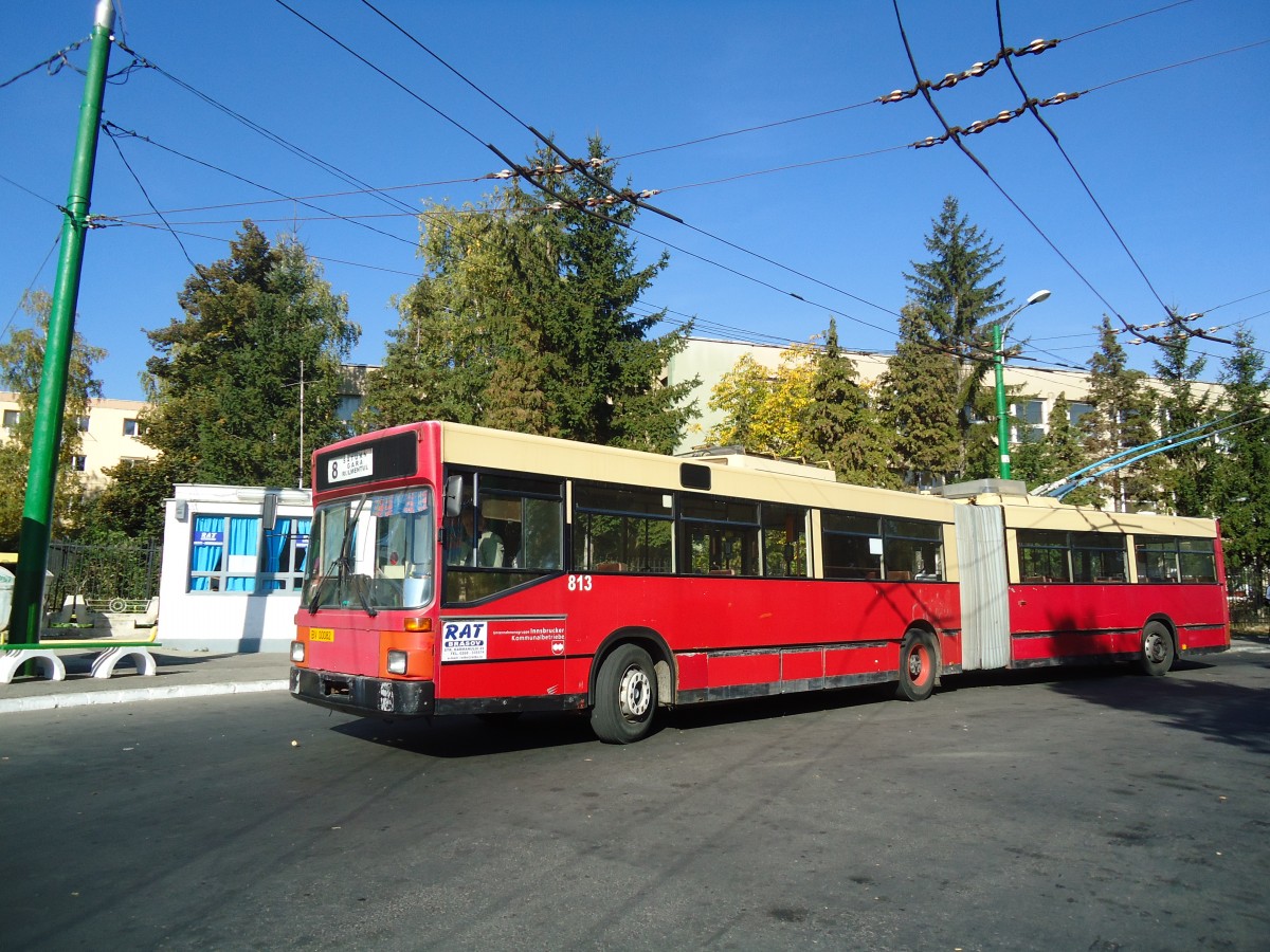 (136'351) - RAT Brasov - Nr. 813/BV 00'082 - Gr�f&Stift Gelenktrolleybus (ex IVB Innsbruck/A Nr. 813) am 4. Oktober 2011 in Brasov, Rulmentul