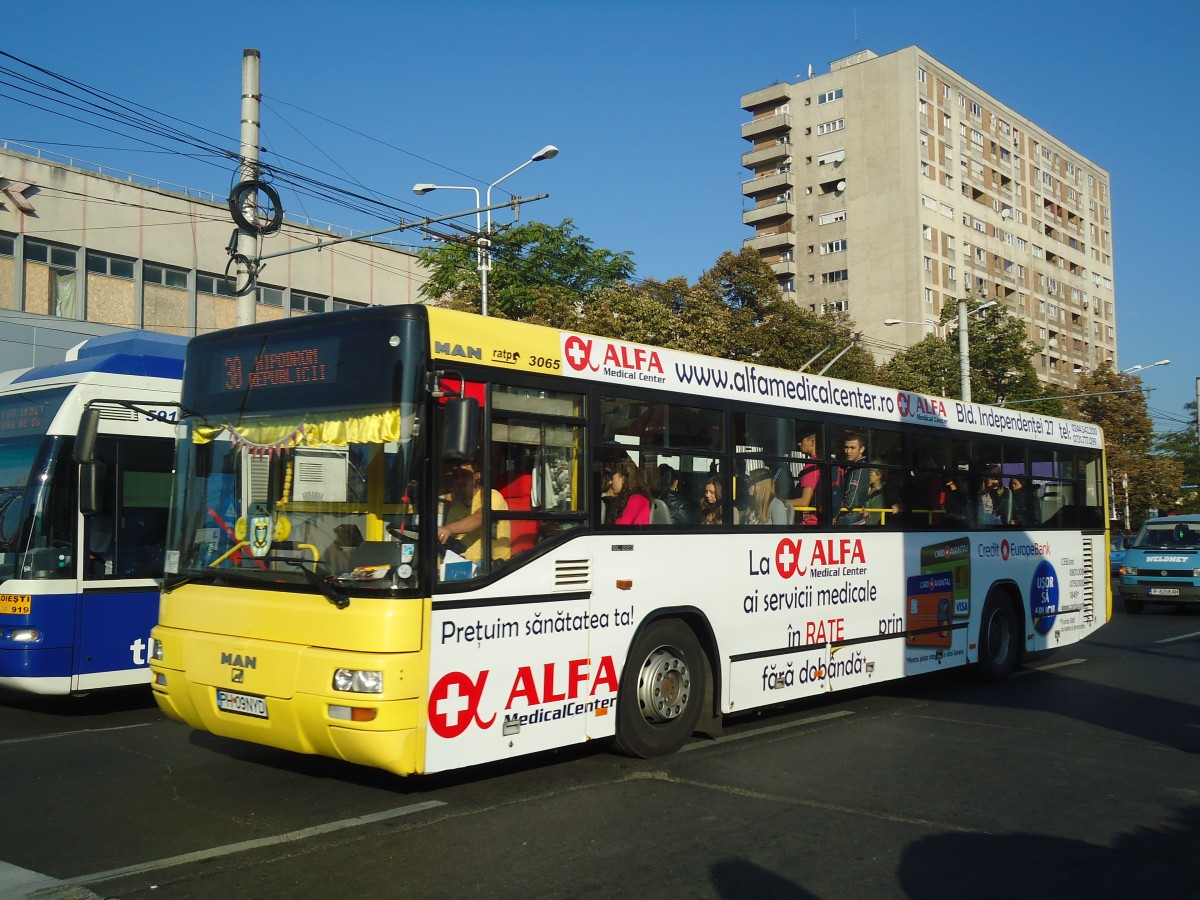(136'410) - RATP Ploiesti - Nr. 3065/PH 09 NYD - MAN am 5. Oktober 2011 beim Bahnhof Ploiesti S�d