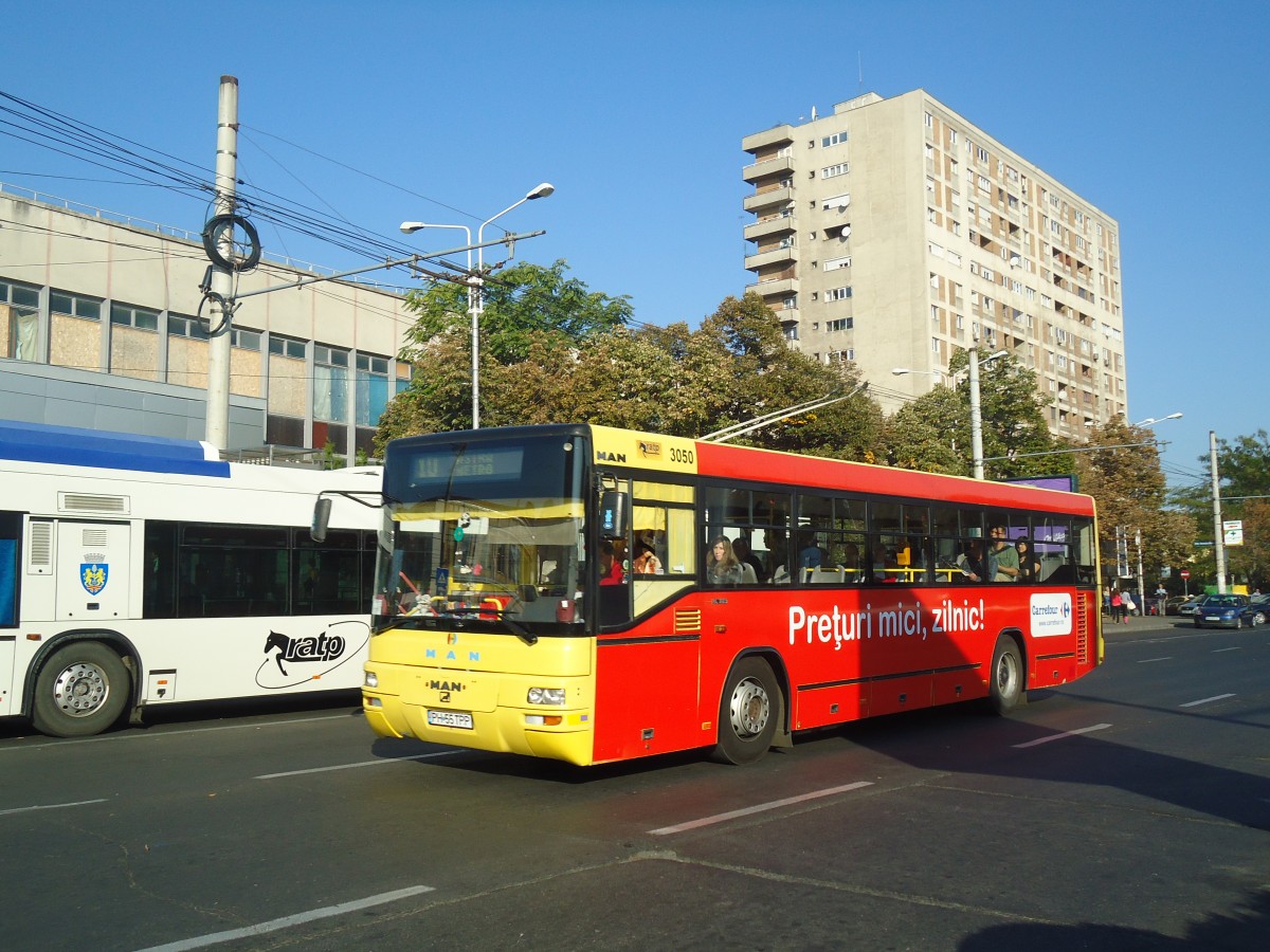 (136'413) - RATP Ploiesti - Nr. 3050/PH 55 TPP - MAN am 5. Oktober 2011 beim Bahnhof Ploiesti S�d