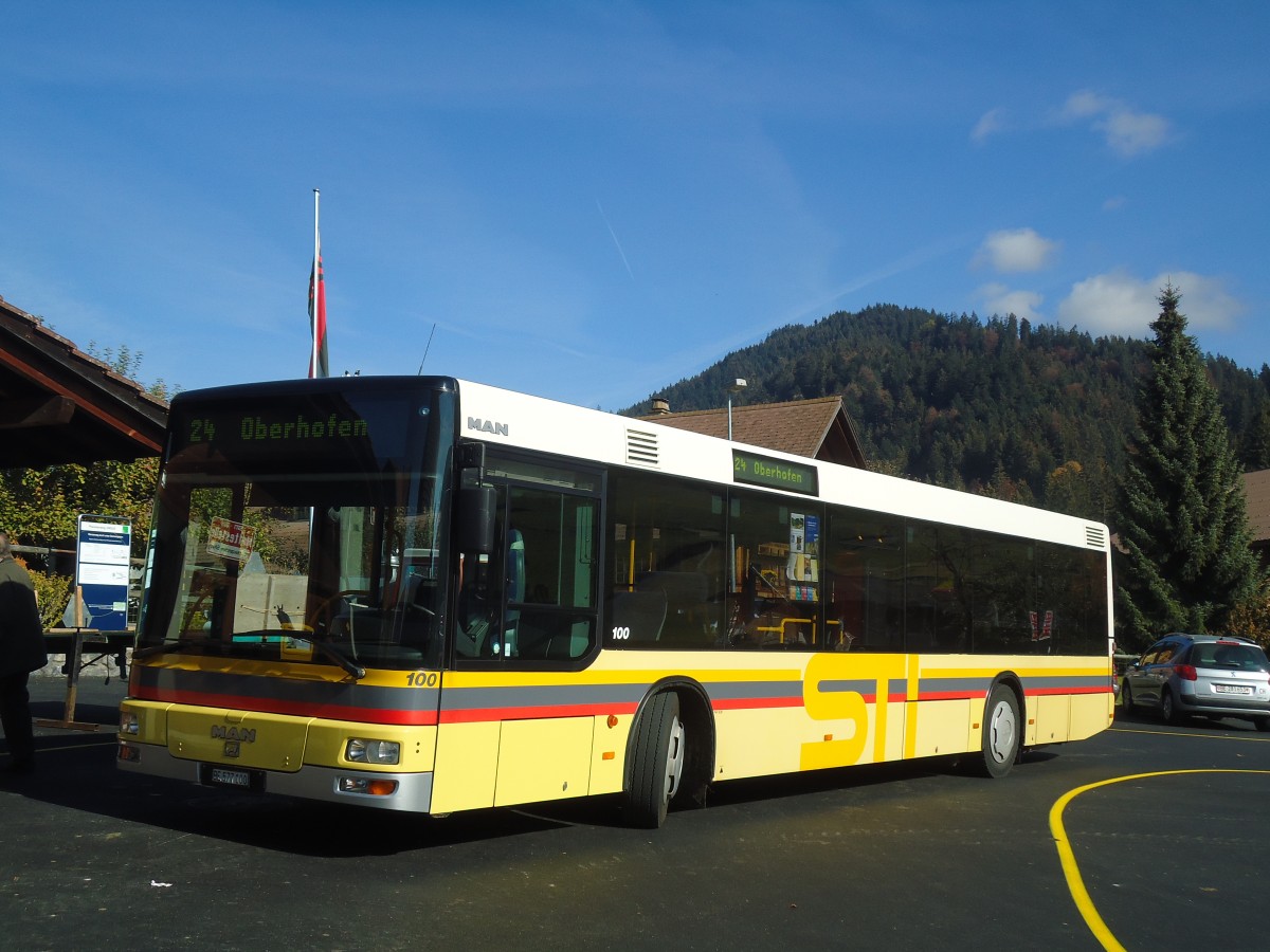 (136'697) - STI Thun - Nr. 100/BE 577'100 - MAN am 31. Oktober 2011 in Schwanden, S�ge