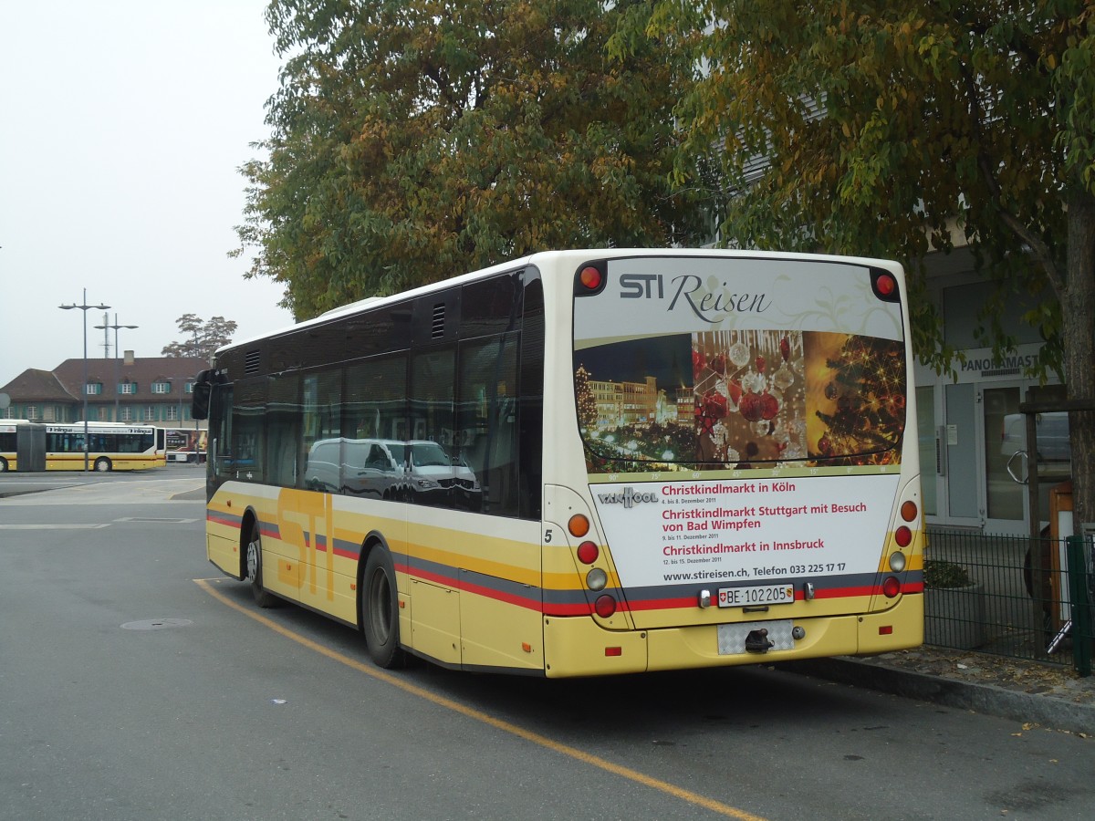 (136'722) - STI Thun - Nr. 5/BE 102'205 - Van Hool (ex Moser, Teuffenthal; ex Burri, Teuffenthal) am 11. November 2011 bei der Schiffl�ndte Thun