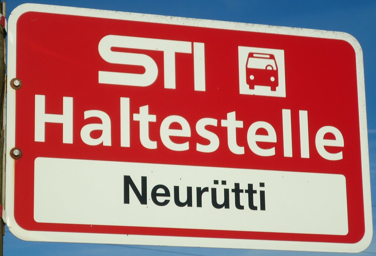 (136'820) - STI-Haltestellenschild - Uebeschi, Neur�tti - am 22. November 2011
